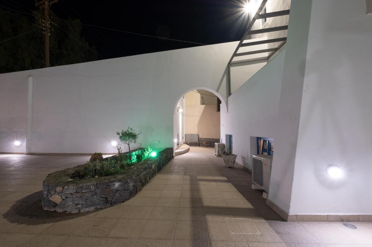 Aparthotel Tristhenia Perissa  Exterior foto
