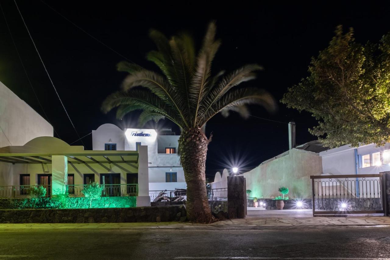 Aparthotel Tristhenia Perissa  Exterior foto